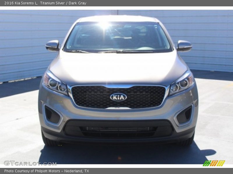 Titanium Silver / Dark Gray 2016 Kia Sorento L