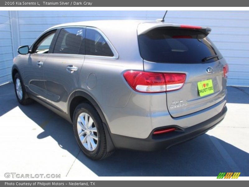 Titanium Silver / Dark Gray 2016 Kia Sorento L