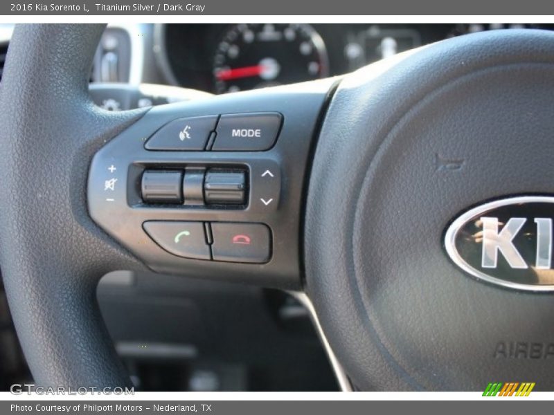 Titanium Silver / Dark Gray 2016 Kia Sorento L