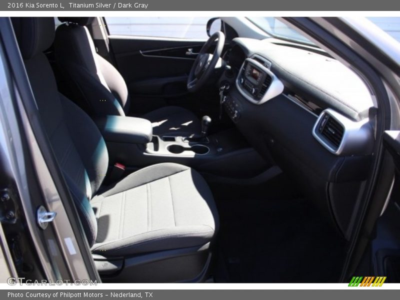 Titanium Silver / Dark Gray 2016 Kia Sorento L