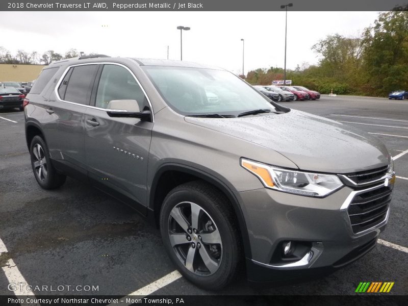 Pepperdust Metallic / Jet Black 2018 Chevrolet Traverse LT AWD