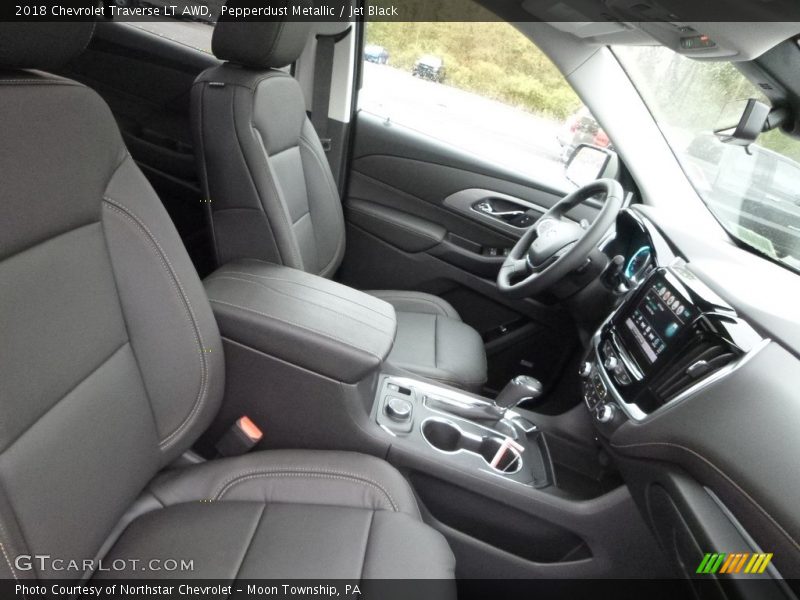 Pepperdust Metallic / Jet Black 2018 Chevrolet Traverse LT AWD