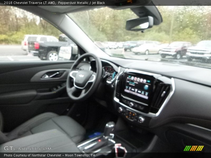 Pepperdust Metallic / Jet Black 2018 Chevrolet Traverse LT AWD