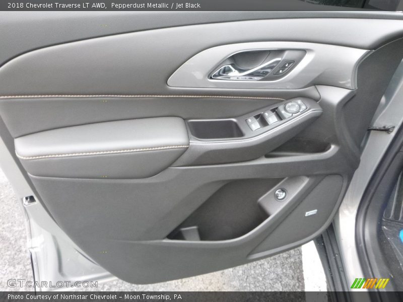 Pepperdust Metallic / Jet Black 2018 Chevrolet Traverse LT AWD