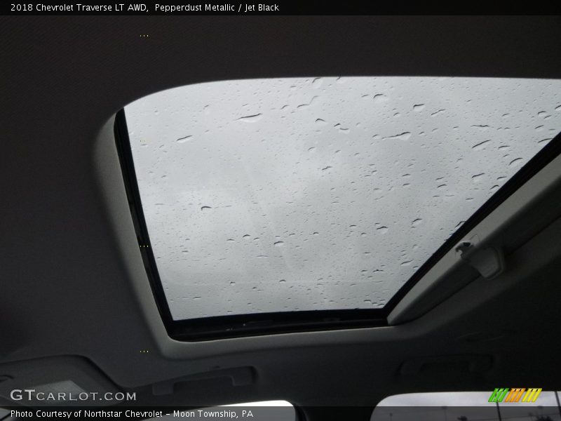 Pepperdust Metallic / Jet Black 2018 Chevrolet Traverse LT AWD
