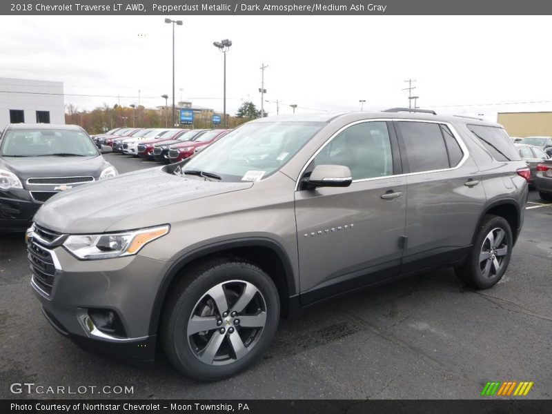 Front 3/4 View of 2018 Traverse LT AWD