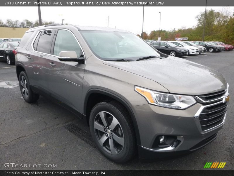 Front 3/4 View of 2018 Traverse LT AWD
