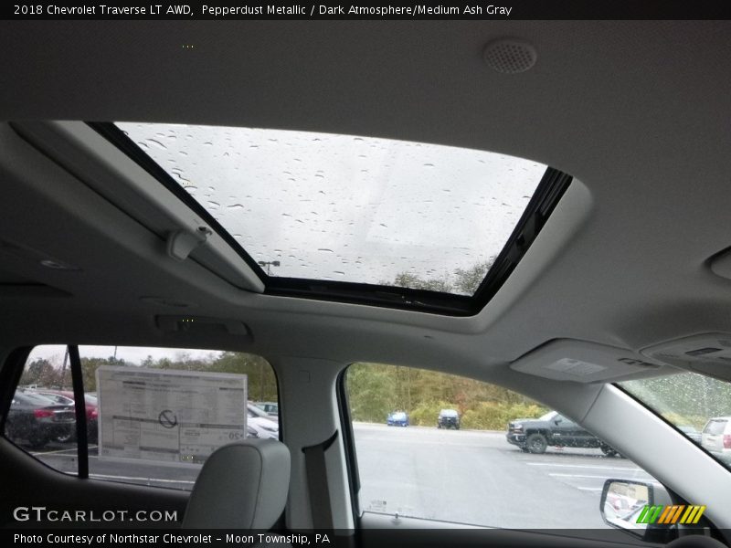 Pepperdust Metallic / Dark Atmosphere/Medium Ash Gray 2018 Chevrolet Traverse LT AWD