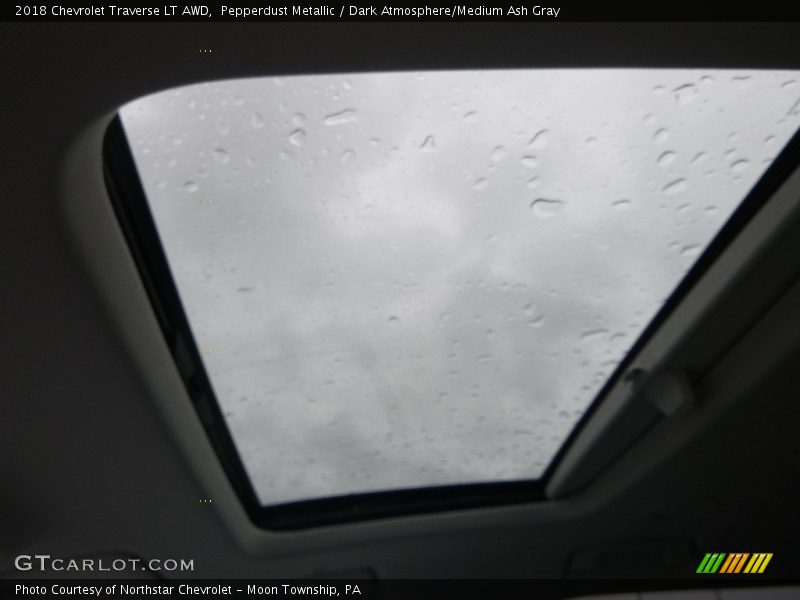 Pepperdust Metallic / Dark Atmosphere/Medium Ash Gray 2018 Chevrolet Traverse LT AWD