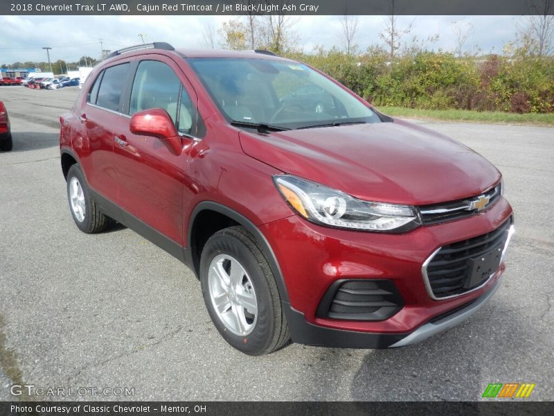 Front 3/4 View of 2018 Trax LT AWD