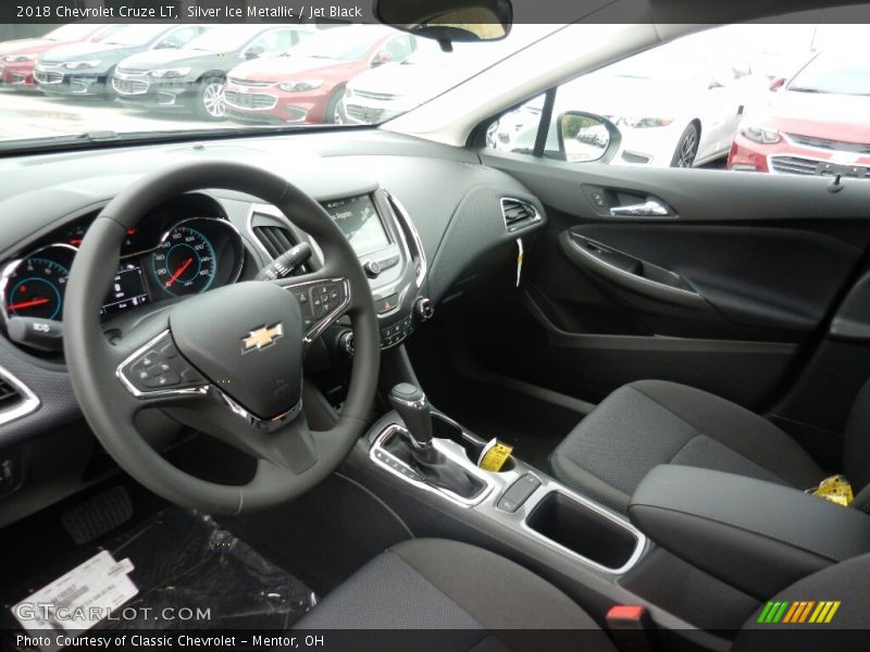 Silver Ice Metallic / Jet Black 2018 Chevrolet Cruze LT