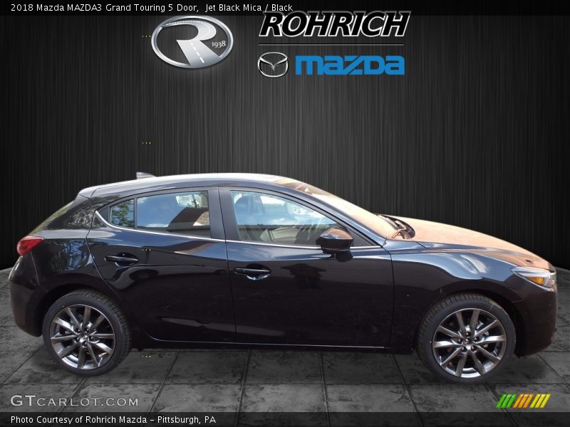 Jet Black Mica / Black 2018 Mazda MAZDA3 Grand Touring 5 Door