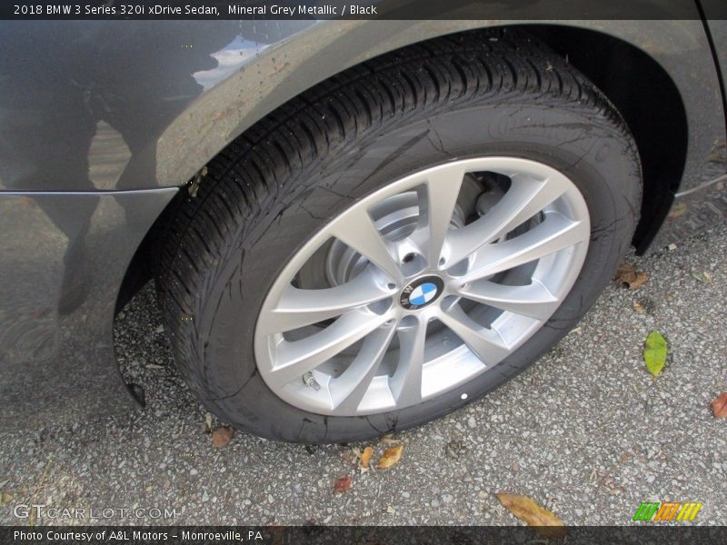 Mineral Grey Metallic / Black 2018 BMW 3 Series 320i xDrive Sedan