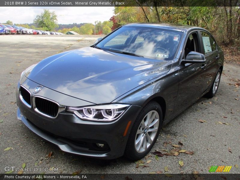 Mineral Grey Metallic / Black 2018 BMW 3 Series 320i xDrive Sedan