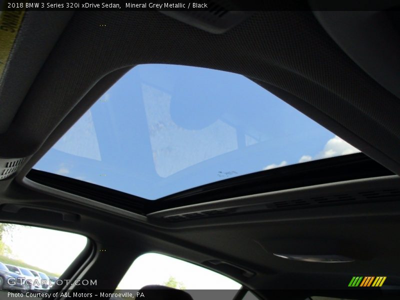 Mineral Grey Metallic / Black 2018 BMW 3 Series 320i xDrive Sedan
