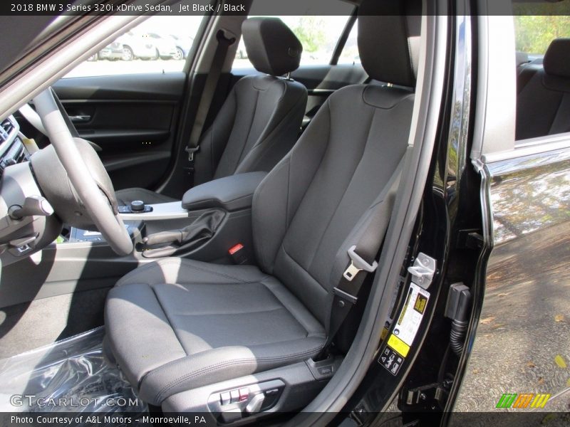 Jet Black / Black 2018 BMW 3 Series 320i xDrive Sedan