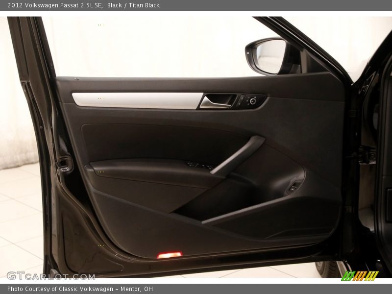 Black / Titan Black 2012 Volkswagen Passat 2.5L SE