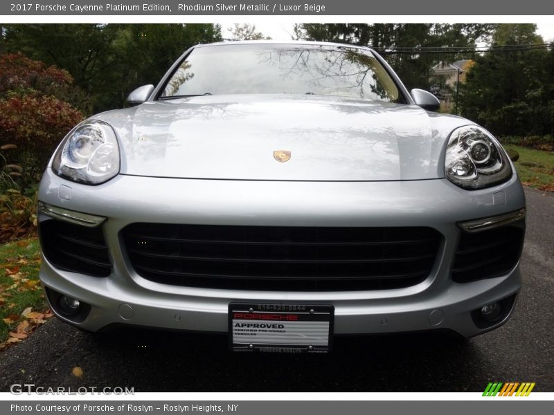 Rhodium Silver Metallic / Luxor Beige 2017 Porsche Cayenne Platinum Edition