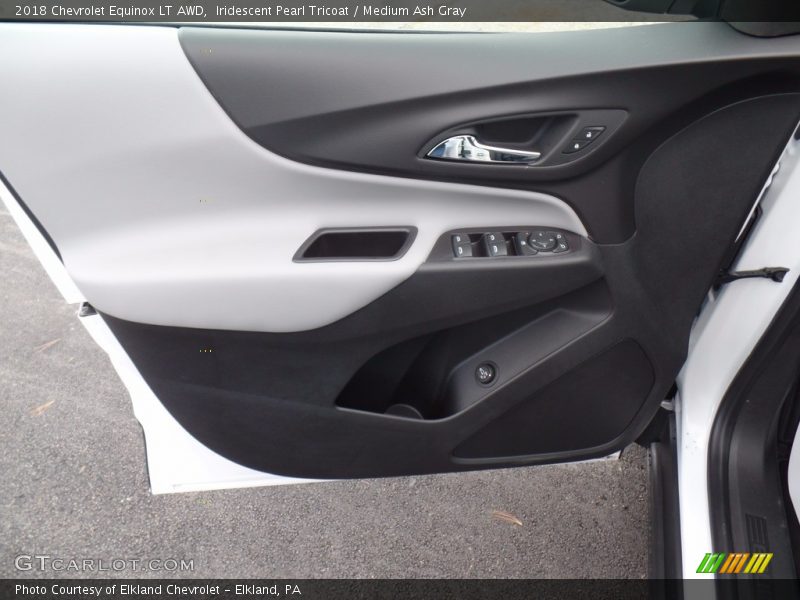 Iridescent Pearl Tricoat / Medium Ash Gray 2018 Chevrolet Equinox LT AWD