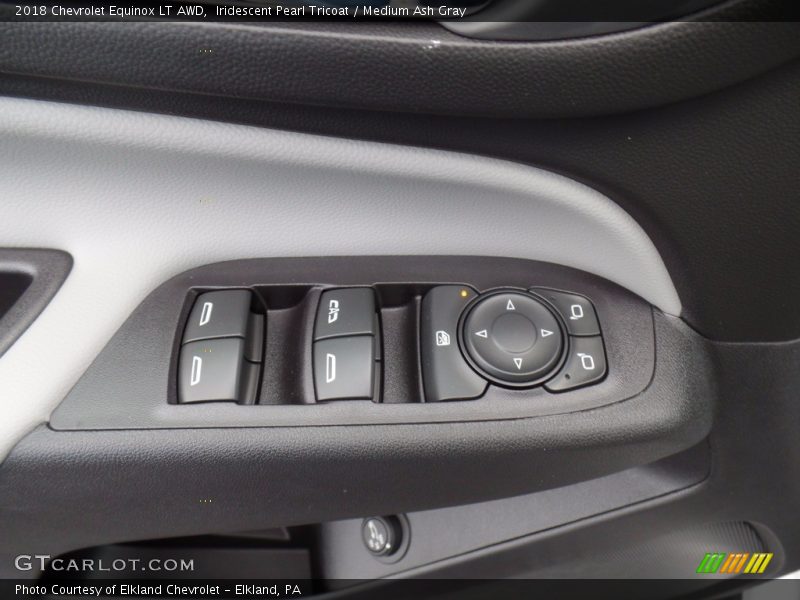 Iridescent Pearl Tricoat / Medium Ash Gray 2018 Chevrolet Equinox LT AWD