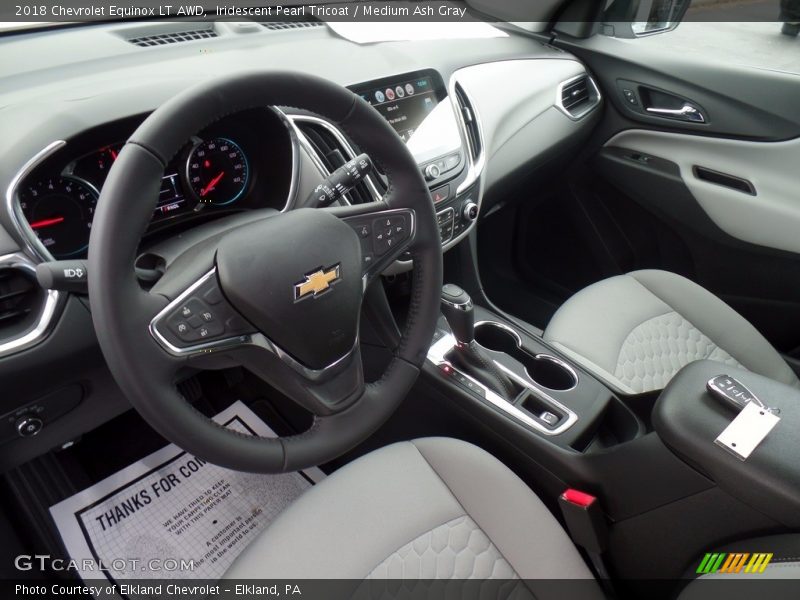 Iridescent Pearl Tricoat / Medium Ash Gray 2018 Chevrolet Equinox LT AWD