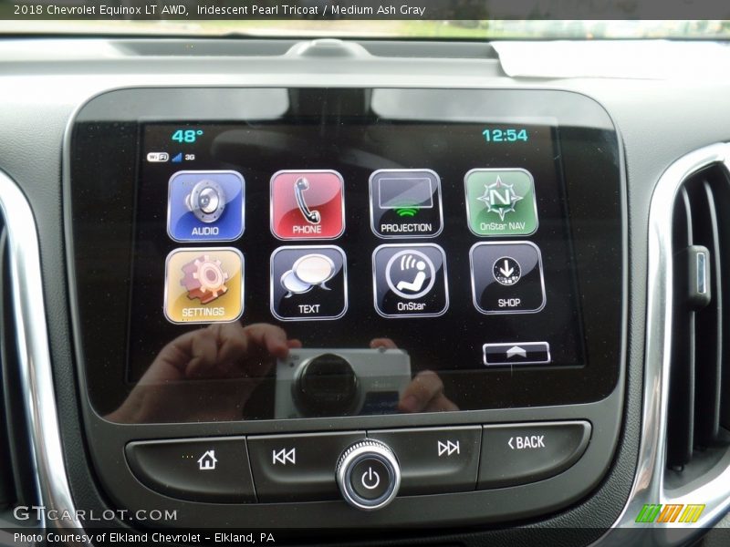 Iridescent Pearl Tricoat / Medium Ash Gray 2018 Chevrolet Equinox LT AWD