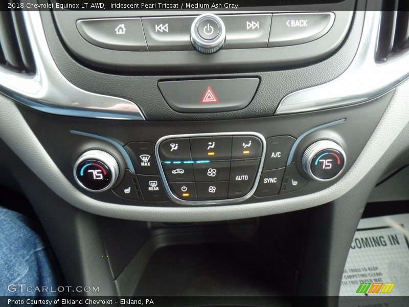 Iridescent Pearl Tricoat / Medium Ash Gray 2018 Chevrolet Equinox LT AWD