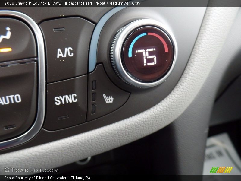 Iridescent Pearl Tricoat / Medium Ash Gray 2018 Chevrolet Equinox LT AWD