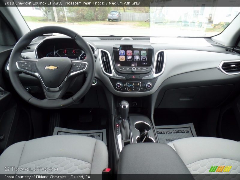 Iridescent Pearl Tricoat / Medium Ash Gray 2018 Chevrolet Equinox LT AWD