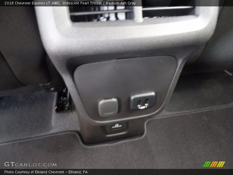 Iridescent Pearl Tricoat / Medium Ash Gray 2018 Chevrolet Equinox LT AWD