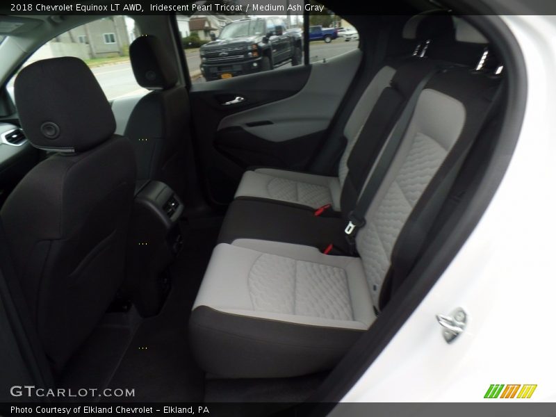 Iridescent Pearl Tricoat / Medium Ash Gray 2018 Chevrolet Equinox LT AWD