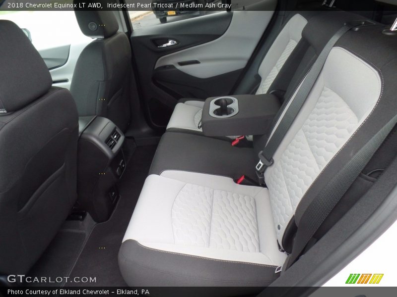 Iridescent Pearl Tricoat / Medium Ash Gray 2018 Chevrolet Equinox LT AWD