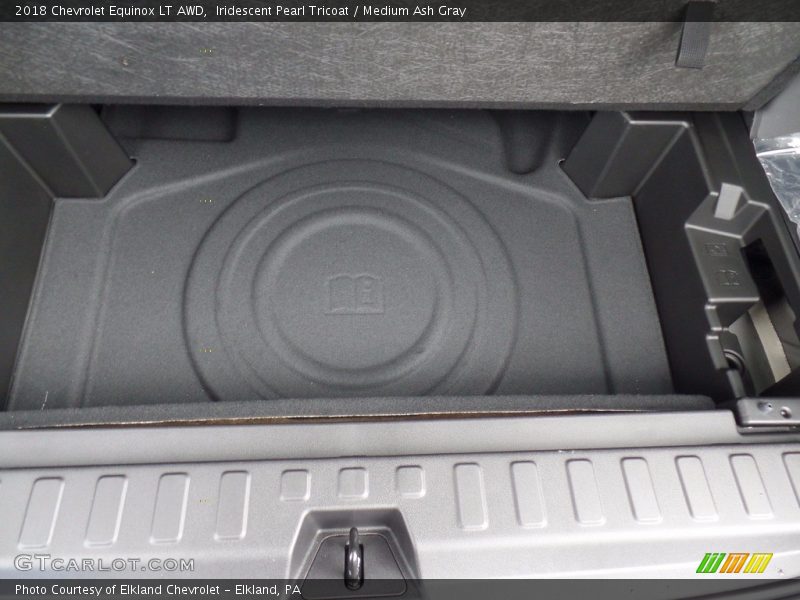 Iridescent Pearl Tricoat / Medium Ash Gray 2018 Chevrolet Equinox LT AWD