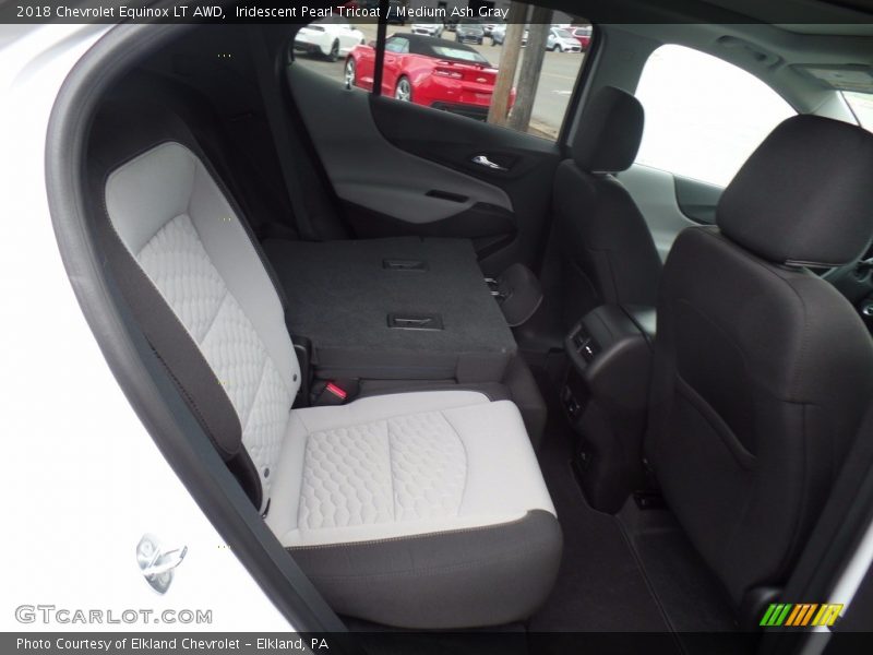 Iridescent Pearl Tricoat / Medium Ash Gray 2018 Chevrolet Equinox LT AWD