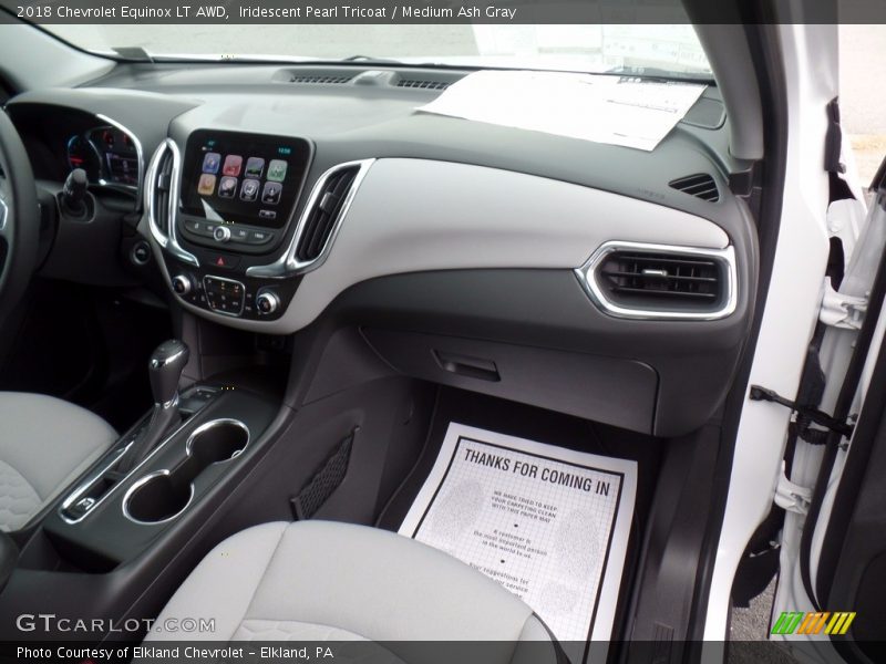 Iridescent Pearl Tricoat / Medium Ash Gray 2018 Chevrolet Equinox LT AWD