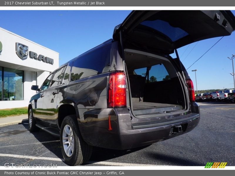 Tungsten Metallic / Jet Black 2017 Chevrolet Suburban LT