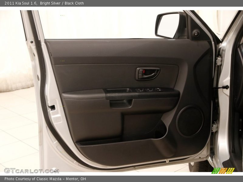 Bright Silver / Black Cloth 2011 Kia Soul 1.6