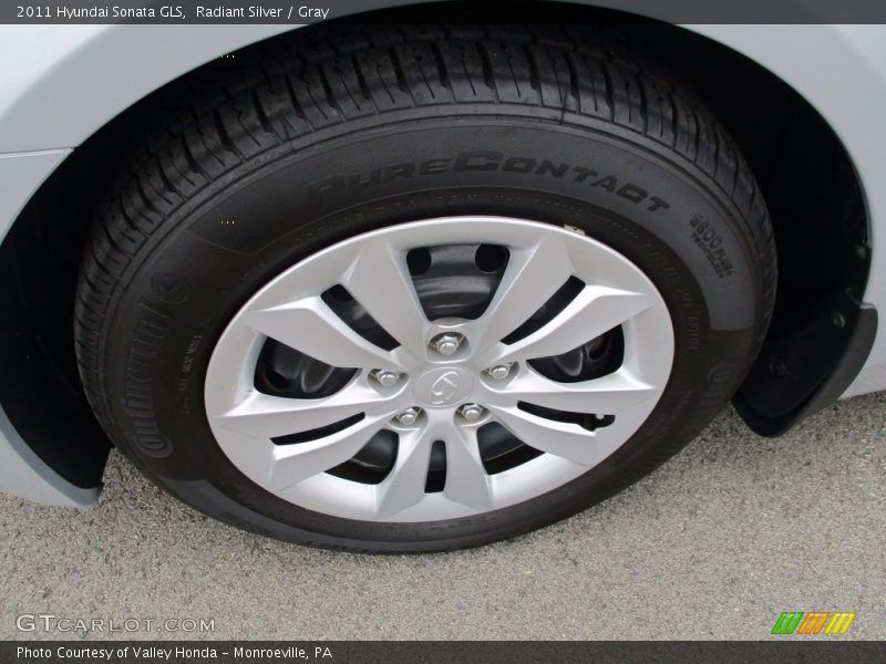 Radiant Silver / Gray 2011 Hyundai Sonata GLS