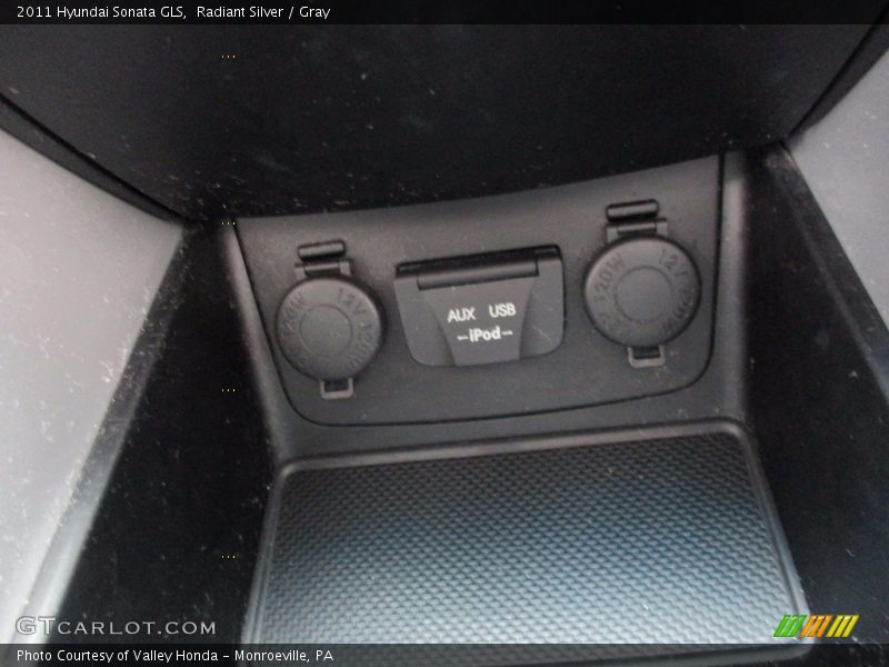 Radiant Silver / Gray 2011 Hyundai Sonata GLS