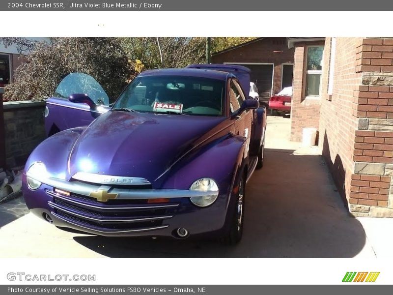 Ultra Violet Blue Metallic / Ebony 2004 Chevrolet SSR
