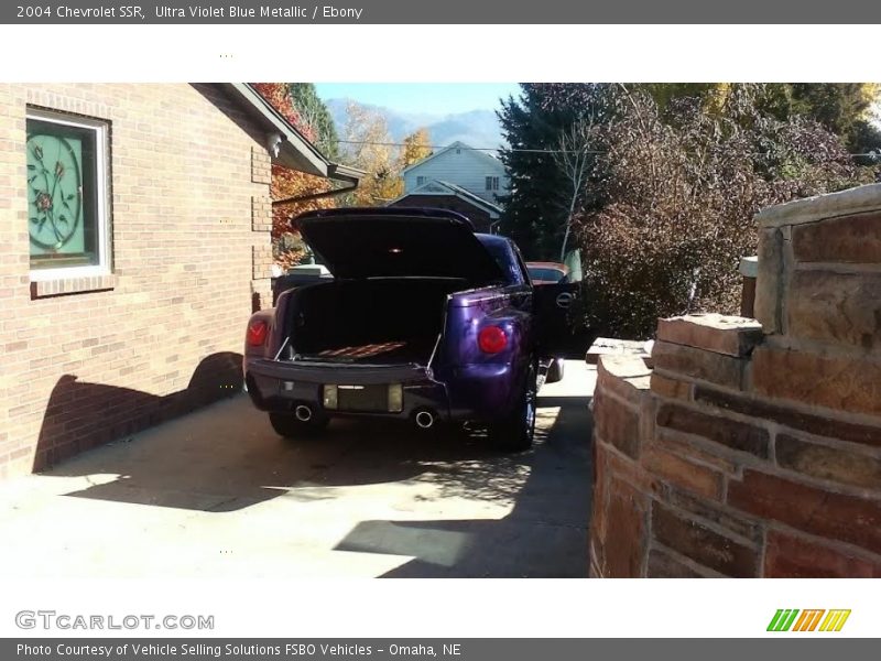 Ultra Violet Blue Metallic / Ebony 2004 Chevrolet SSR