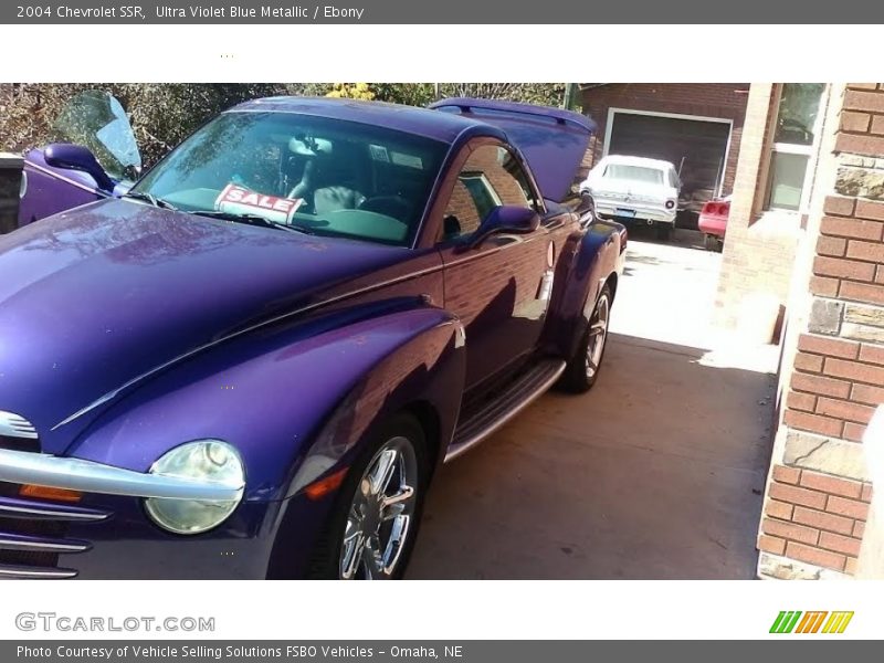 Ultra Violet Blue Metallic / Ebony 2004 Chevrolet SSR