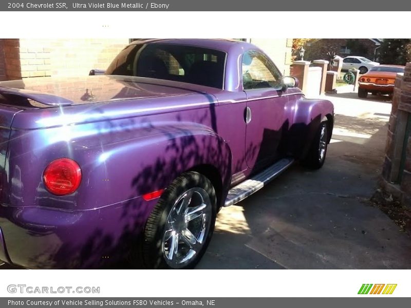 Ultra Violet Blue Metallic / Ebony 2004 Chevrolet SSR