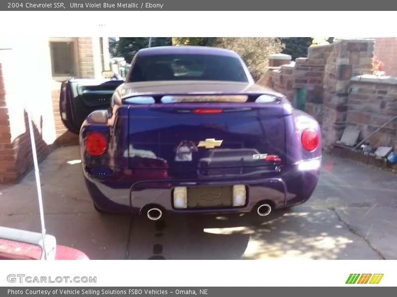 Ultra Violet Blue Metallic / Ebony 2004 Chevrolet SSR