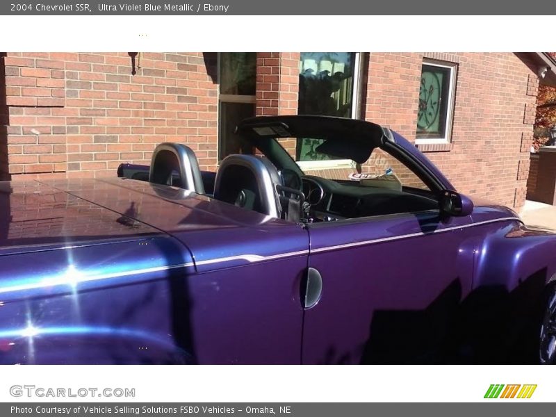Ultra Violet Blue Metallic / Ebony 2004 Chevrolet SSR
