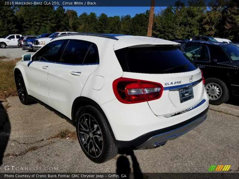 Cirrus White / Black 2016 Mercedes-Benz GLA 250