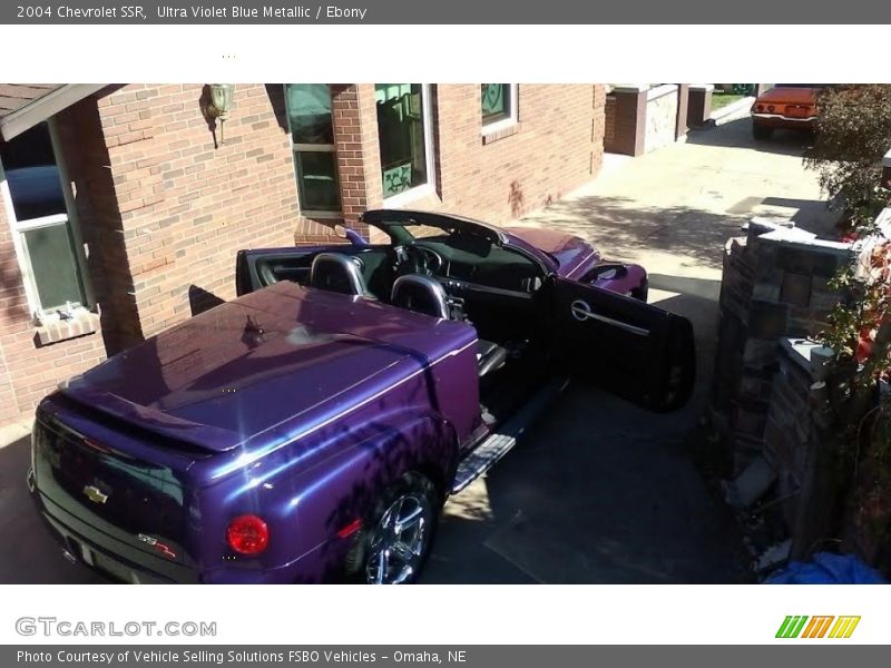 Ultra Violet Blue Metallic / Ebony 2004 Chevrolet SSR