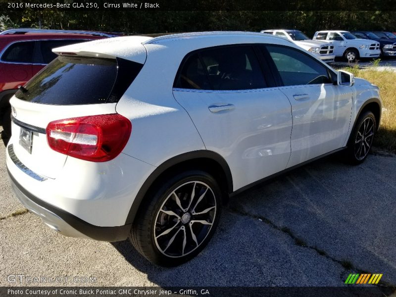 Cirrus White / Black 2016 Mercedes-Benz GLA 250