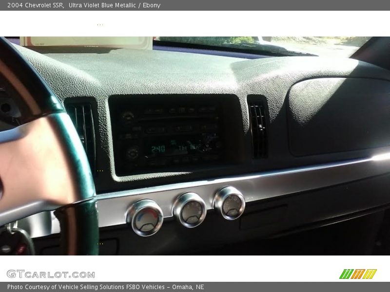 Ultra Violet Blue Metallic / Ebony 2004 Chevrolet SSR