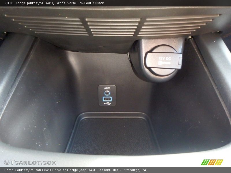 White Noise Tri-Coat / Black 2018 Dodge Journey SE AWD
